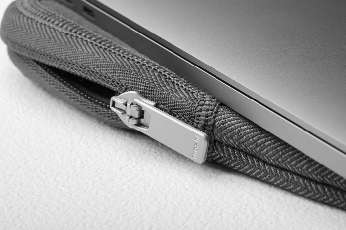 Moshi Pluma Laptop Sleeve 15 inch and 16inch Herringbone 2