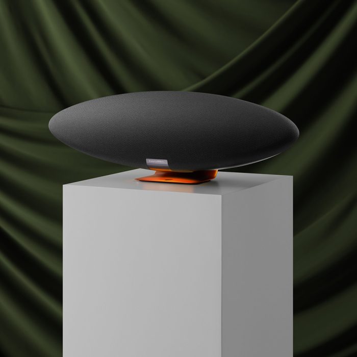 اسپیکر باورز اند ویلکینز Bowers & Wilkins مدل Zeppelin McLaren Edition رنگ Galvanic Grey & Papaya Orange - تصویر 4